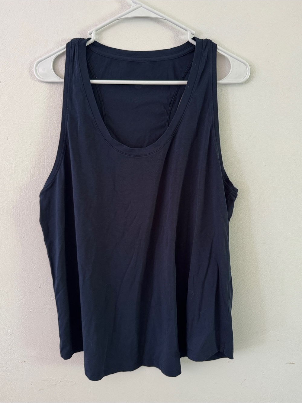 lululemon athletica Navy Scoop Neck Tank Sz L